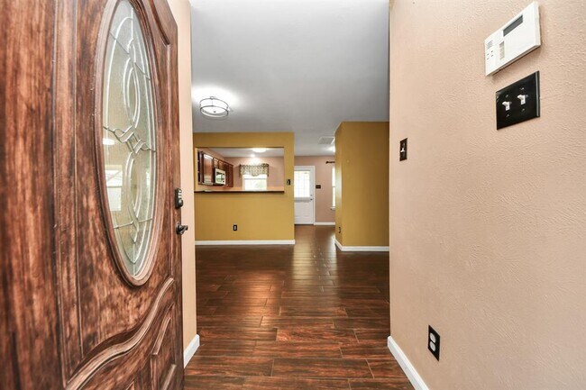 Foto del edificio - 7611 Legacy Pines Dr