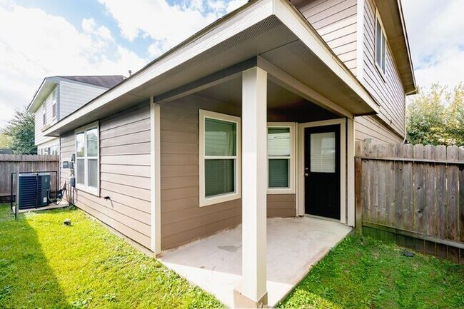 Foto del edificio - 5488 Quail Cove Ln