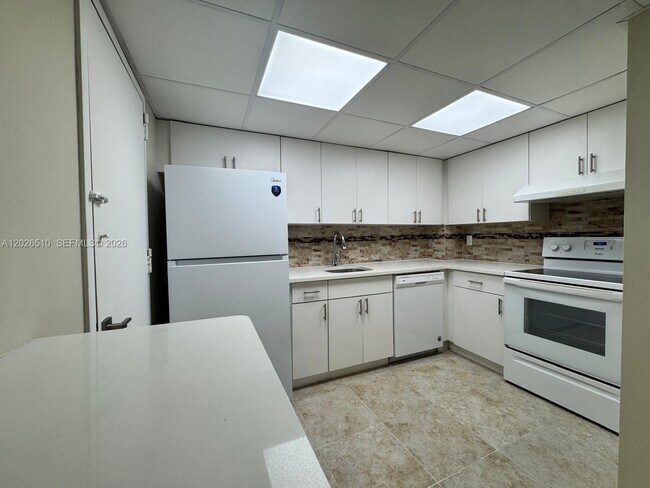 Foto del edificio - 401 Golden Isles Dr