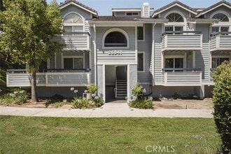 Building Photo - 26941 Rainbow Glen Dr