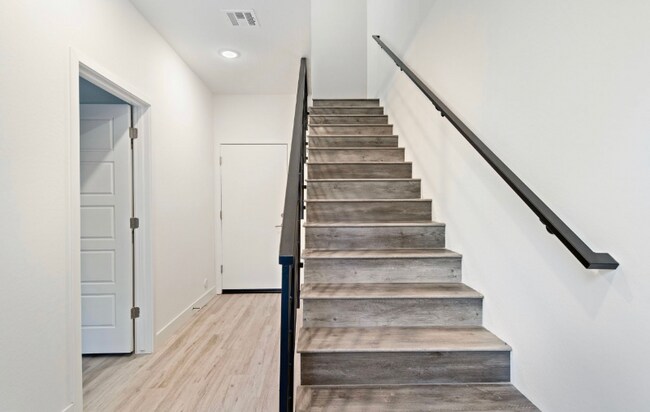 Building Photo - 3232 N 37th St