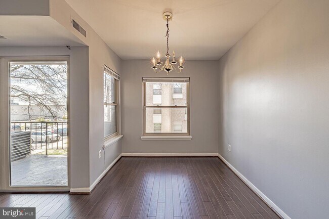 Foto del edificio - 3827 St Barnabas Rd