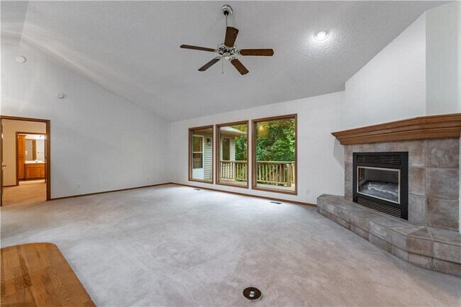 Building Photo - 5 Ellesmere Ln