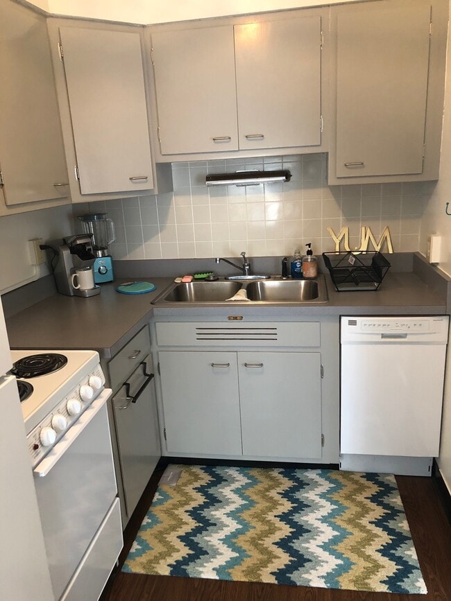 2625 Shafor Blvd Unit 1, Oakwood, OH 45419 Condo for Rent in Oakwood