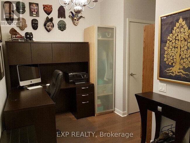 Photo du bâtiment - 525 Wilson Ave