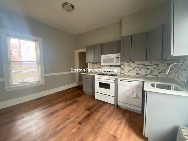 Building Photo - 271 Highland Ave