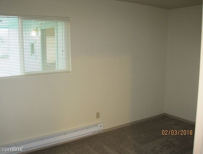 Building Photo - 2 br, 1 bath Apartment - Oregon St Apartments