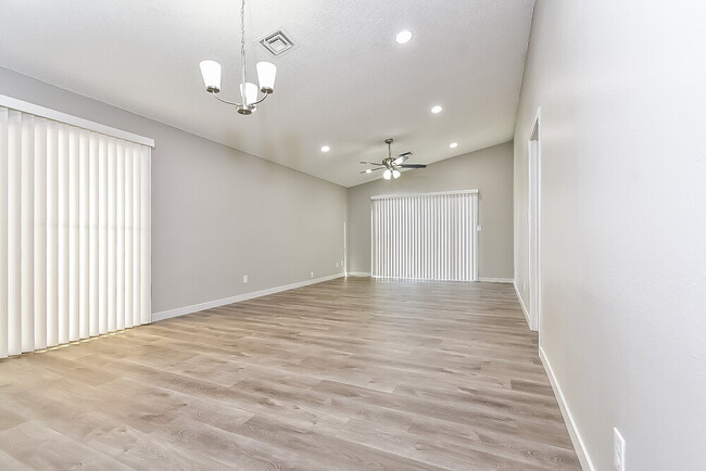 Building Photo - 8424 Lomack Ct