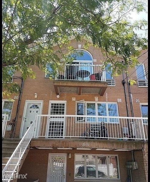Primary Photo - 3 br, 2 bath Apartment - 2310 Stuart Street 3