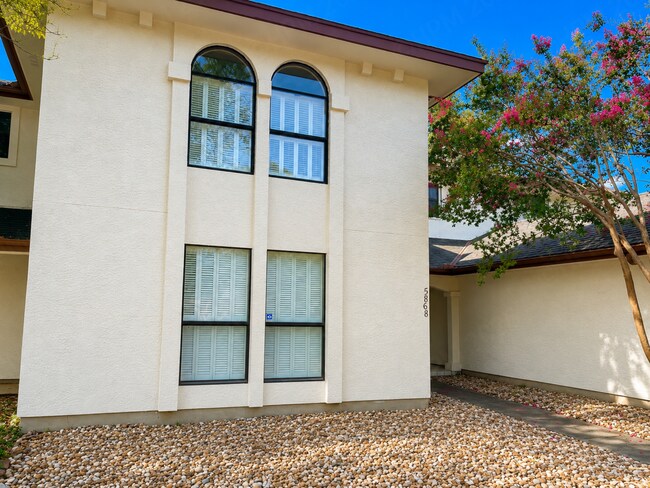 Foto del edificio - Move-In Special. 1 Month Free Rent with a 12-month lease
