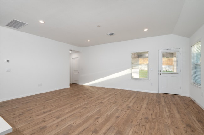 Building Photo - 1936 Lazy Acres St