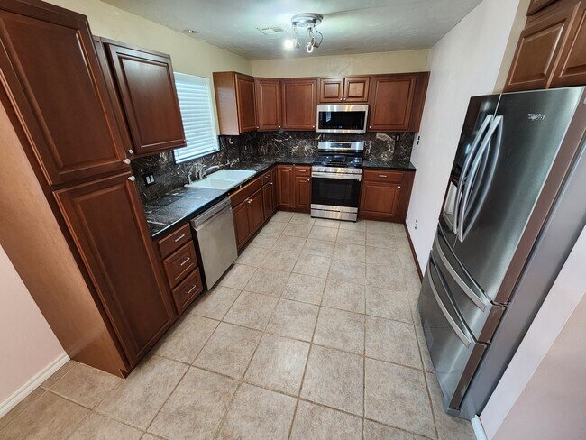 Foto del edificio - 729 E 22nd St