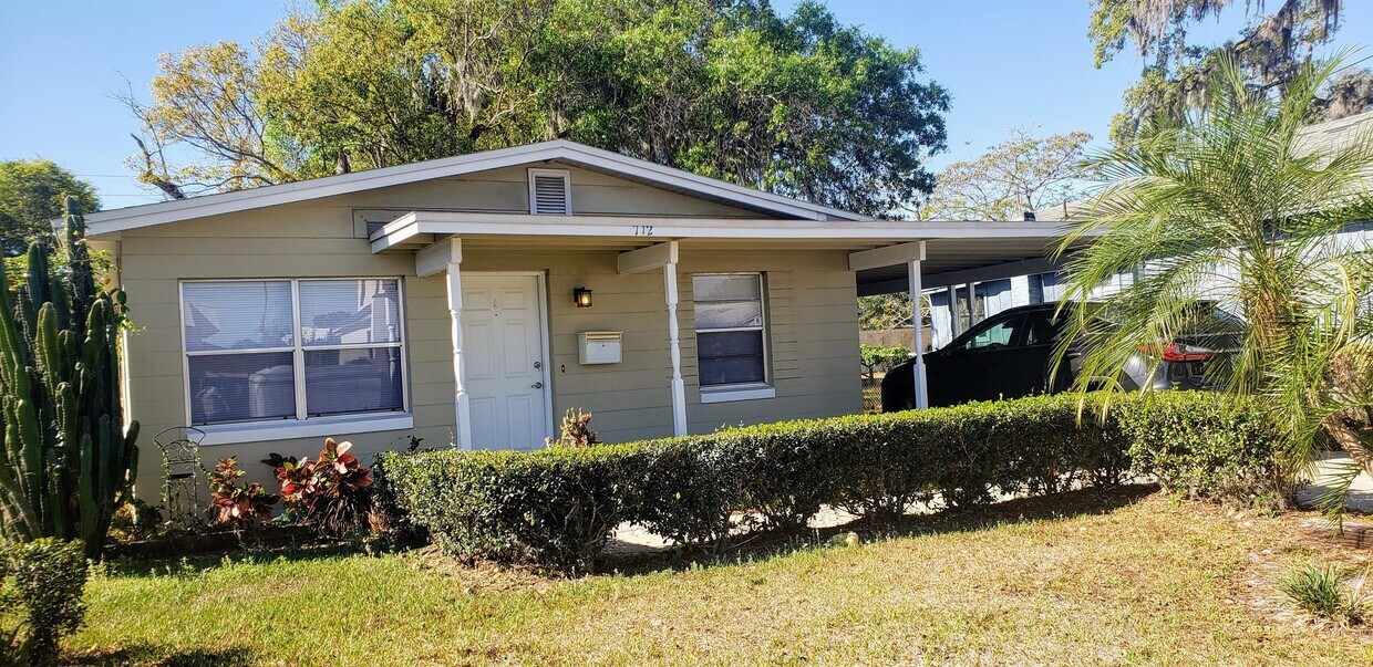 Foto principal - 712 W Comstock Ave