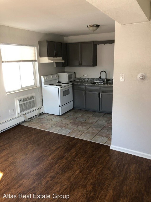 Foto principal - 9900 E Florida Ave