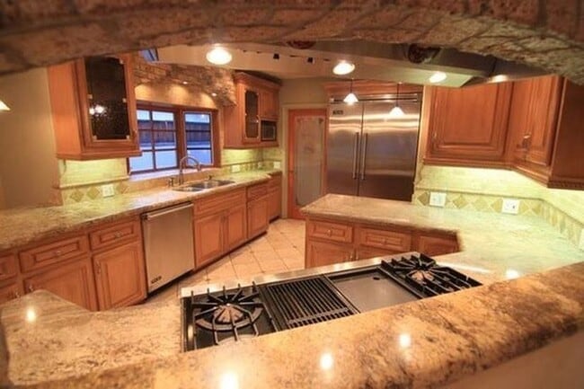 Kitchen w/Viking Appliances - 12707 Califa St