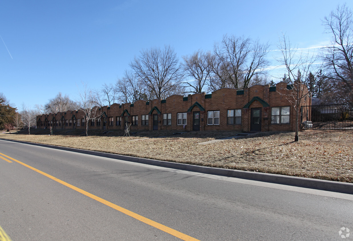 Building Photo - 3315 SW 10th Ave