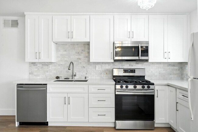 Foto del edificio - Charming 2BR + 1BA Condo in Tarzana availa...