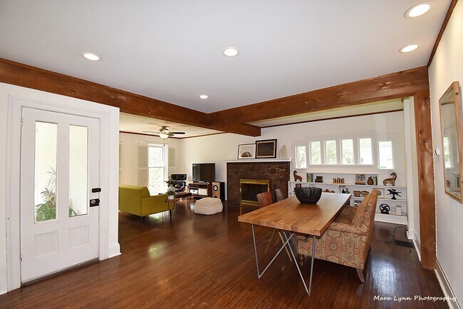 Living 3 - 435 First St