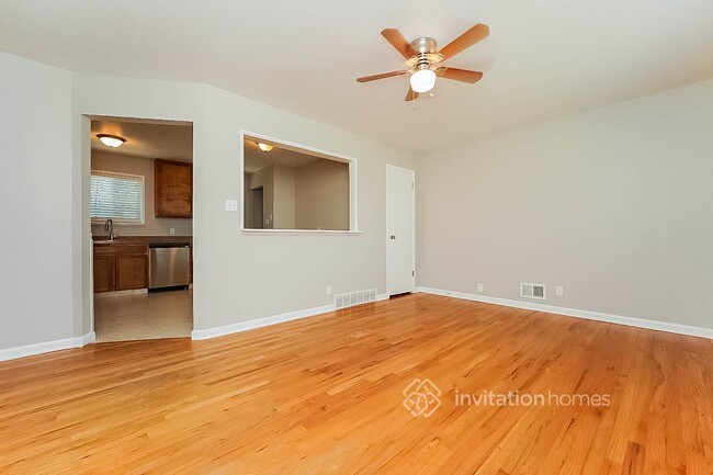 Foto del edificio - 11528 Larson Ln