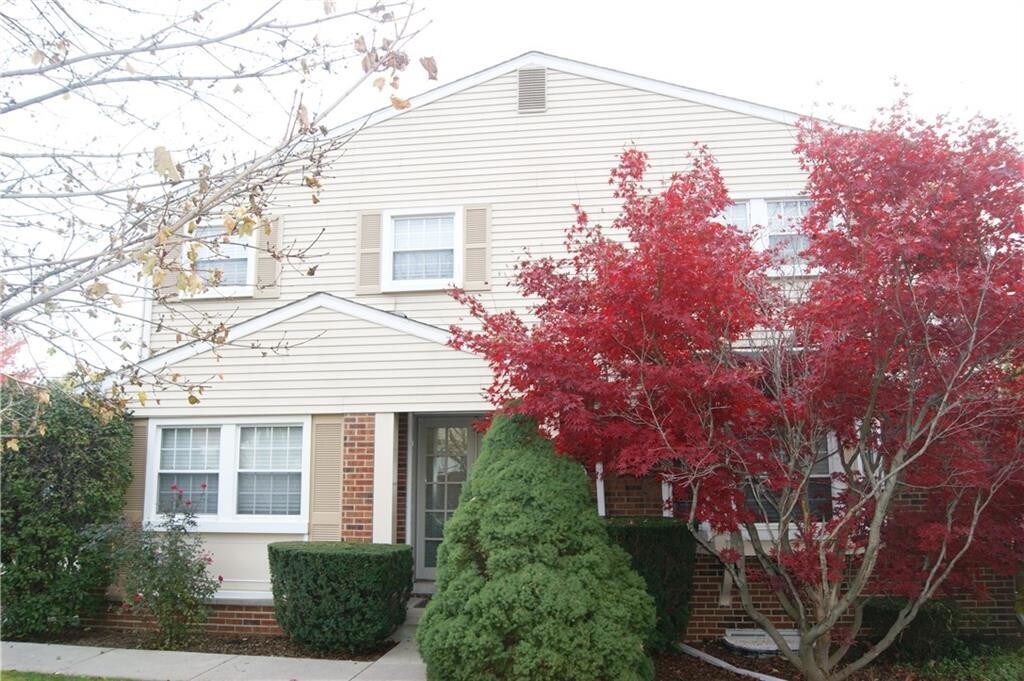 1809 Brentwood Dr, Troy, MI 48098 Condo for Rent in Troy, MI