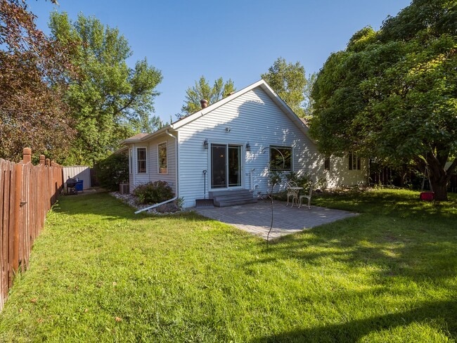 Building Photo - Cute 4 bedroom home for rent! Recently Upd...