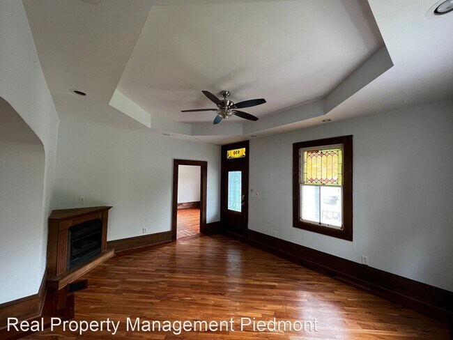 Building Photo - 6 br, 3 bath House - 930 Park Avenue