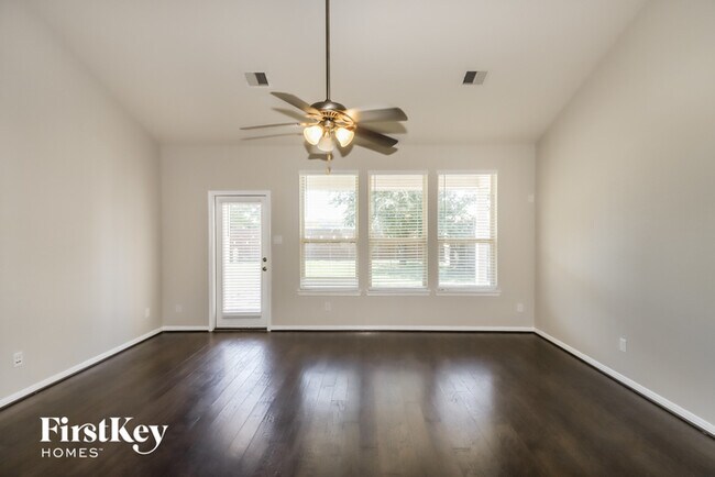 Foto del edificio - 4914 Ginger Bluff Trail