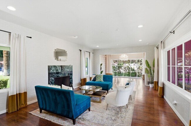 Building Photo - FULLY FURNISHED EXECUTIVE PHOENIX COUNTRY CLUB HOME IN GATED COMMUNITY