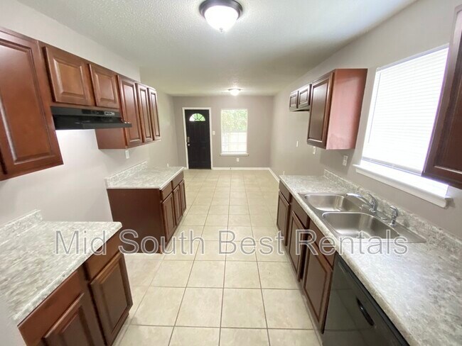 Foto del edificio - 5266 Bucksport Ln