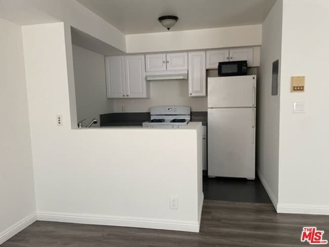 Foto del edificio - 641 Normandie Ave