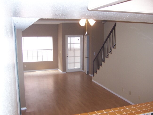 Building Photo - 147 W Acacia Ave