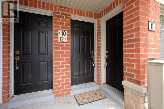 Building Photo - 3250-3250 Bentley Dr