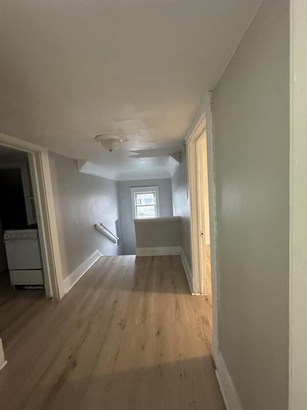 Building Photo - 855 Lakeview Rd
