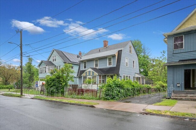 Foto del edificio - 166 Middlefield St