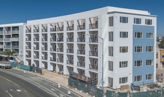 Building Photo - Pacific Heights II