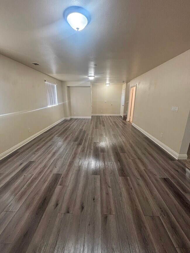 Foto del edificio - 829 E 84th St