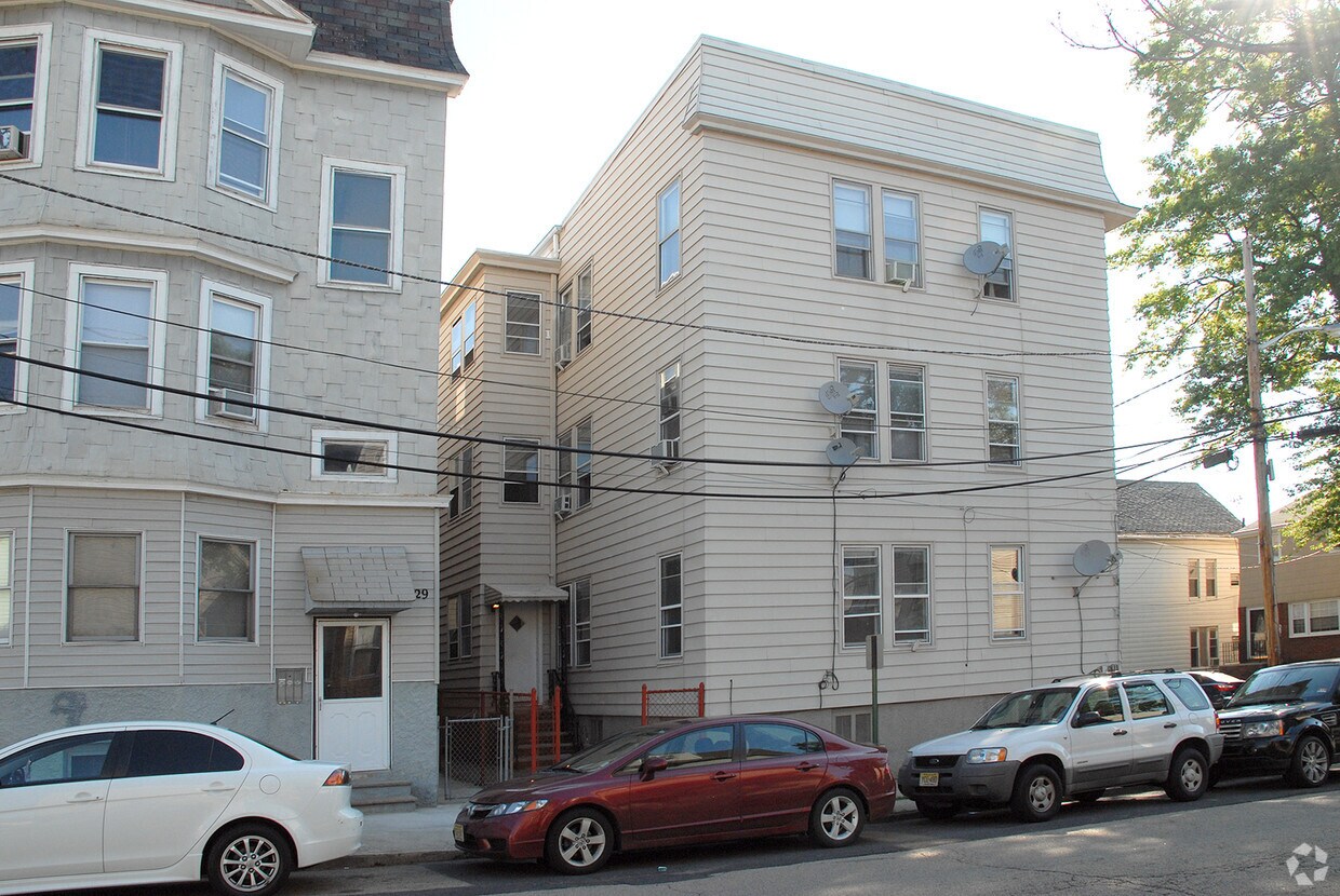 Building Photo - 203 Devon St