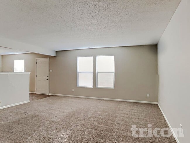 Foto del edificio - 3222 Black Forest Ln