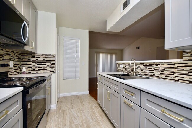 Foto del edificio - 2nd Level Specious One Bedroom Condo at Copper Sands!