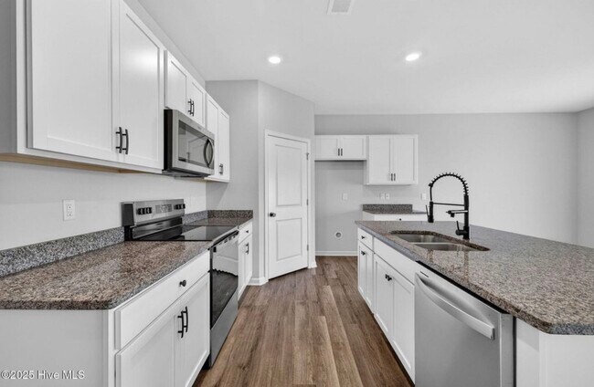 Building Photo - 2039 Willowleaf Dr