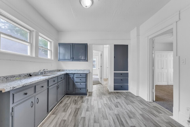 Building Photo - 3279 W 32nd St