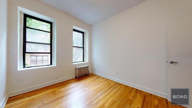 Building Photo - 324 E 91st St