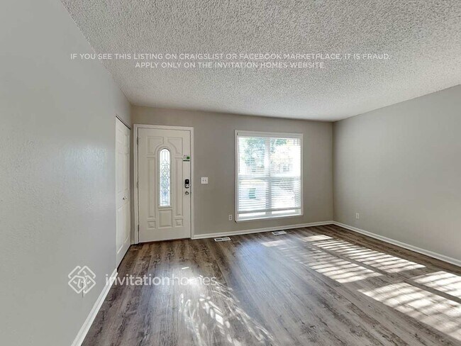 Building Photo - 1617 S Sedalia St