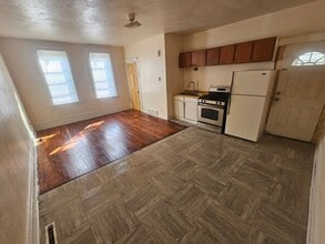 Building Photo - 2421 S 5th Pl