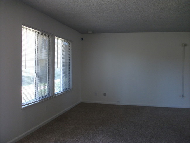 Building Photo - 7648 La Mancha Way