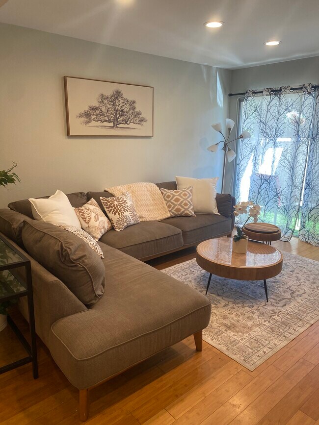 Building Photo - 28947 Thousand Oaks Blvd