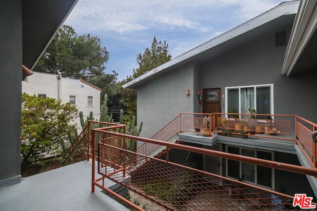 Building Photo - 2915 St George St