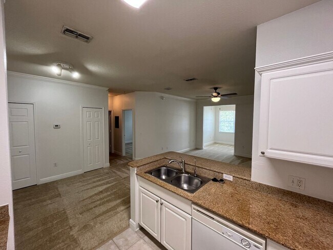 Foto del edificio - 1Bdrm 1Bath -- Gated Community of Southern...
