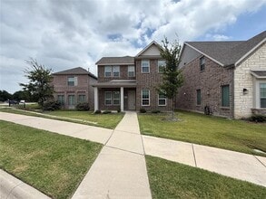 Building Photo - 3285 Dover Dr