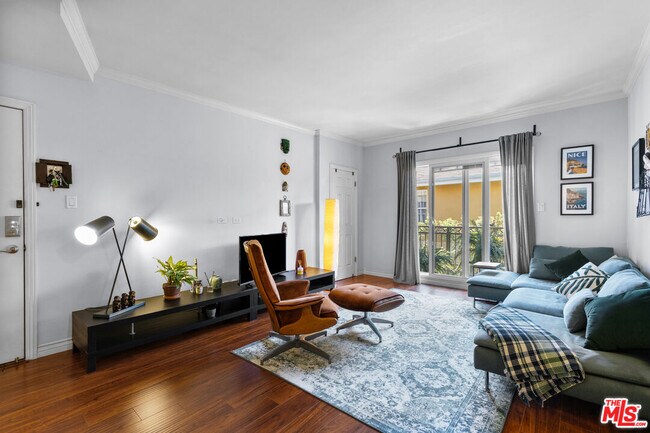 Foto del edificio - 332 Rexford Dr